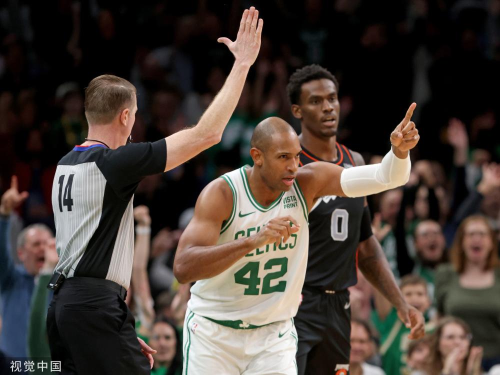 有多方面的 有多方面的